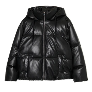 Cropp - Czarna kurtka puffer z kapturem - czarny