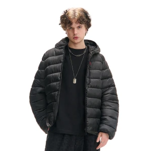 Cropp - Czarna kurtka z kieszeniami na zamek - czarny