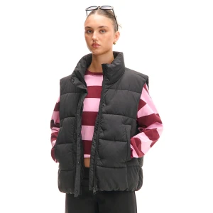 Cropp - Czarna pikowana kamizelka ze stójką - czarny