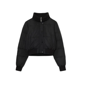 Cropp - Czarna pikowana kurtka bomber - czarny