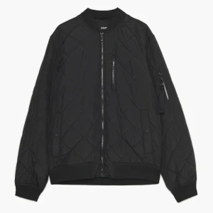 Cropp - Czarna pikowana kurtka bomber - czarny