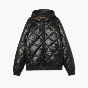 Cropp - Czarna pikowana kurtka puffer z kapturem - czarny