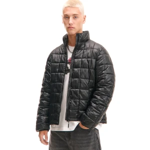 Cropp - Czarna pikowana kurtka ze stójką - czarny