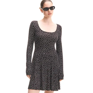 Cropp - Czarna sukienka mini w grochy - wielobarwny