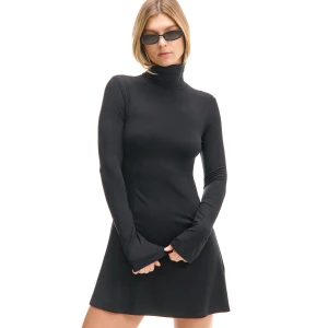 Cropp - Czarna sukienka z golfem - czarny