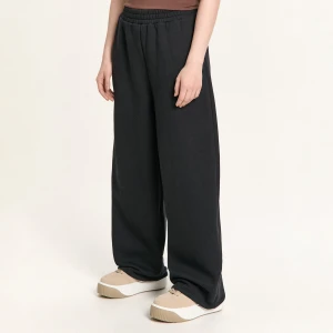 Cropp - Czarne dresowe spodnie ze ściągaczami - czarny