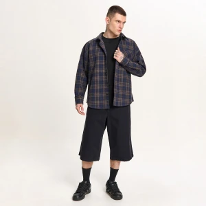 Zdjęcie produktu Cropp - Czarne jeansowe spodenki jorts z kieszeniami - czarny