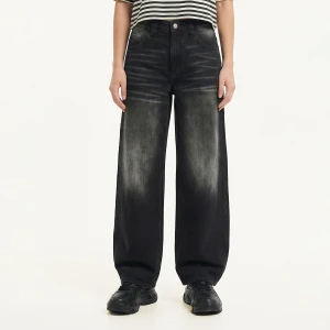 Cropp - Czarne jeansy baggy z efektem sprania PETITE - czarny