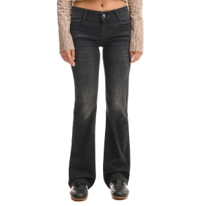 Cropp - Czarne jeansy bootcut z efektem sprania - czarny