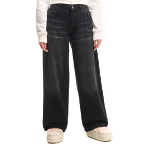 Cropp - Czarne jeansy boyfriend loose fit - czarny