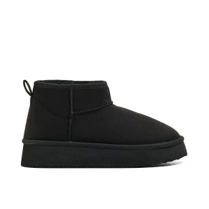 Cropp - Czarne krótkie buty typu śniegowce - czarny