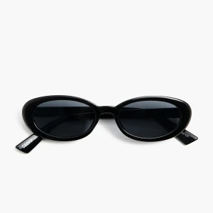 Cropp - Czarne okulary przeciwsłoneczne w stylu Y2K - czarny