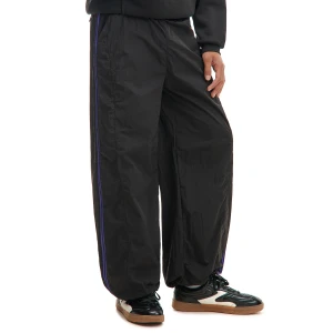 Cropp - Czarne spodnie jogger baggy - czarny