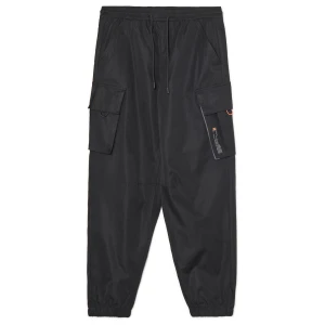 Cropp - Czarne spodnie z kieszeniami cargo - czarny