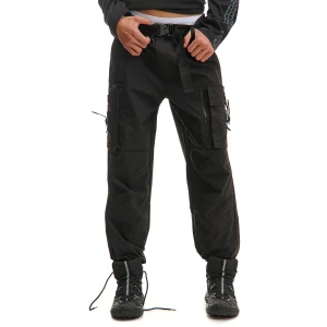 Cropp - Czarne spodnie z paskiem - czarny