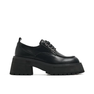 Cropp - Czarne sznurowane loafersy - czarny