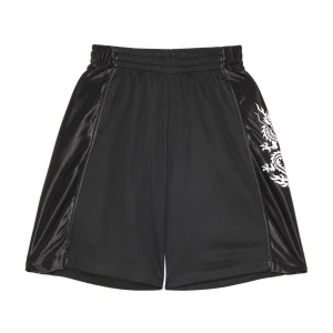 Cropp - Czarne szorty z nadrukiem smoka - czarny