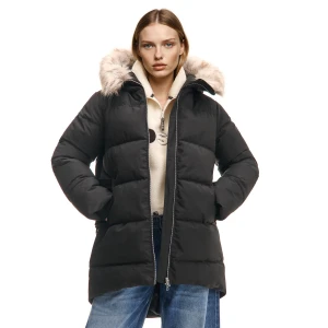 Cropp - Czarny pikowany płaszcz z dłuższym tyłem - czarny