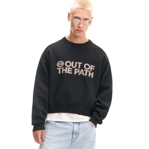 Cropp - Czarny sweter z napisem - czarny