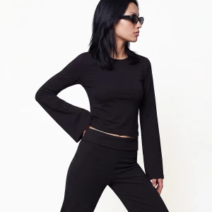Cropp - Czarny T-shirt longsleeve - czarny