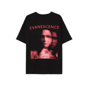 Cropp - Czarny T-shirt oversize z Evanescence - czarny