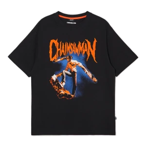 Cropp - Czarny t-shirt z nadrukiem Chainsaw Man - czarny