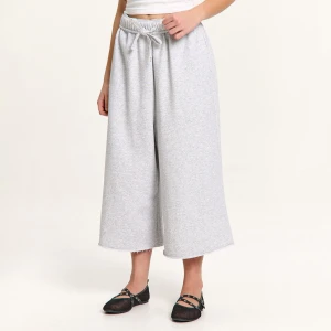 Cropp - Dresy jorts z szerokimi nogawkami - jasny szary