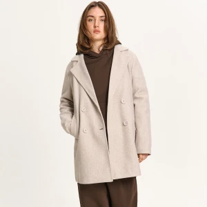 Cropp - Dwurzędowy płaszcz bez podszewki - beżowy