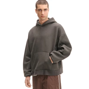 Cropp - Gładka bluza boxy z kapturem - czerwony