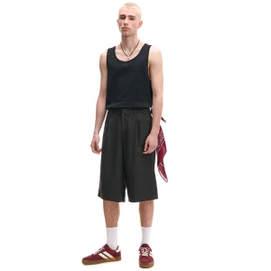 Cropp - Gładkie czarne spodenki do kolan - czarny