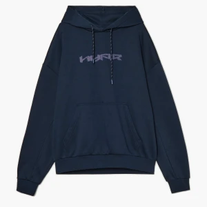 Cropp - Granatowa bluza z kapturem i aplikacją - granatowy