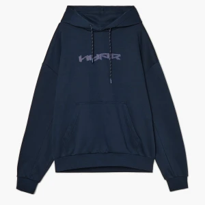 Cropp - Granatowa bluza z kapturem i aplikacją - granatowy