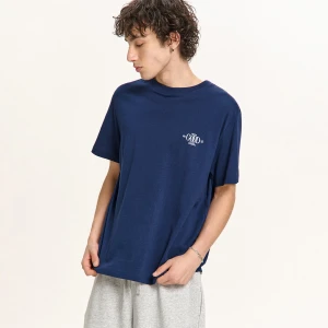 Cropp - Granatowa koszulka regular z napisem - granatowy