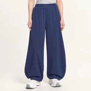 Cropp - Granatowe dresy barrel - granatowy