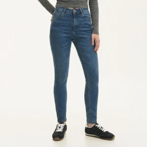 Cropp - Granatowe sprane jeansy skinny z kieszeniami PETITE - niebieski