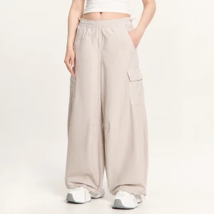 Cropp - Jasne spodnie baggy z dodatkową regulacją - kremowy