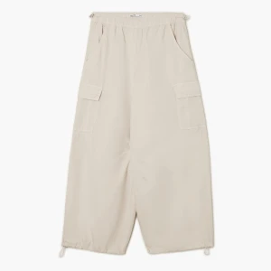 Cropp - Jasne spodnie baggy z dodatkową regulacją - kremowy