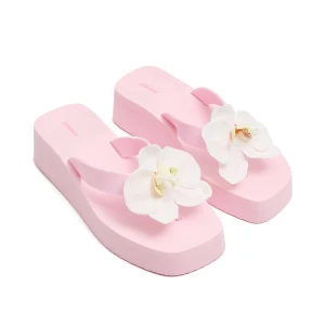 Cropp - Jasnoróżowe japonki z orchideą - różowy