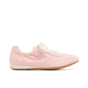 Cropp - Jasnoróżowe sneakersy z satynowymi sznurówkami - różowy