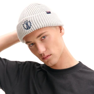 Cropp - Jasnoszara czapka beanie Arcane - jasny szary