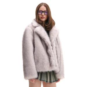 Cropp - Jasnoszara krótka kurtka z imitacji futra - jasny szary