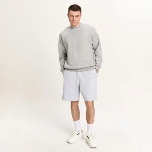 Cropp - Jasnoszare dresowe spodenki basic - jasny szary