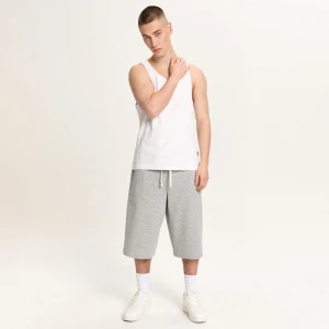 Zdjęcie produktu Cropp - Jasnoszare dresowe spodenki do kolan - jasny szary