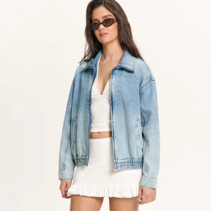 Cropp - Jeansowa kurtka z wysokim kołnierzem - niebieski