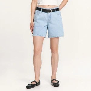 Cropp - Jeansowe bermudy z efektem sprania - niebieski