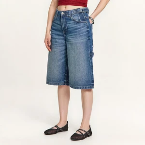 Cropp - Jeansowe sprane szorty skater jorts - niebieski