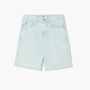 Cropp - Jeansowe szorty baggy z efektem sprania - błękitny