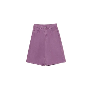 Cropp - Jeansowe szorty jorts z efektem sprania - fioletowy