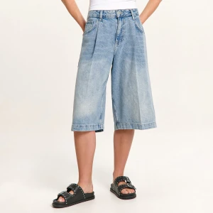 Cropp - Jeansowe szorty jorts z zakładkami - niebieski