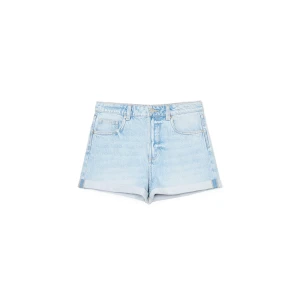 Cropp - Jeansowe szorty mom z podwiniętymi nogawkami - niebieski